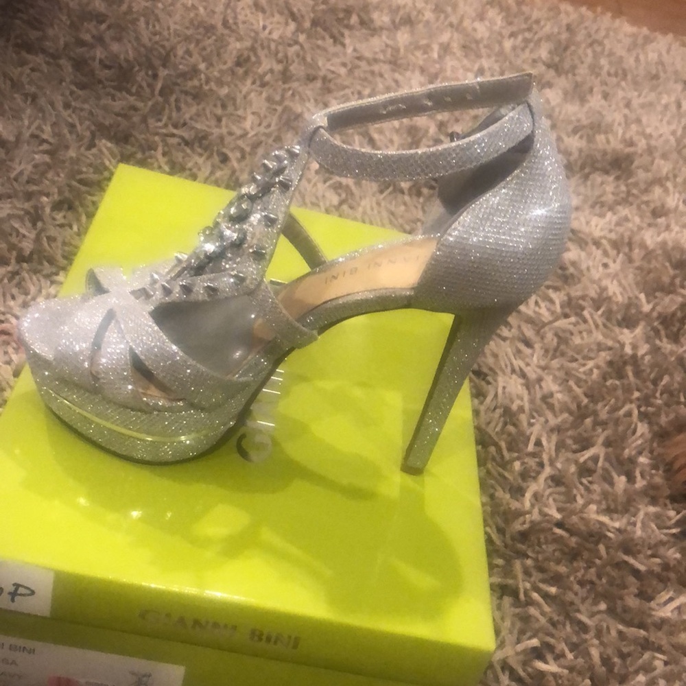 GIANNI BINI Heels. Size 6. Silver and glitter . - Picture 3 of 12